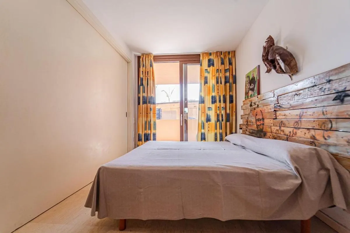 Amazing Seafront Apt Den Bossa 3 BALEARIC ISLANDS 0*,  Spanyolország